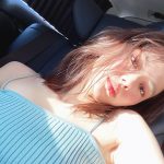 山本舞香、キャミソール姿でリラックスした“ベロ出し”自撮りショット公開！