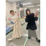『ウチ彼』沢村一樹考案の可愛いポーズ！"空"浜辺美波＆"サリー"福原遥の仲良し2ショットにファン悶絶！！