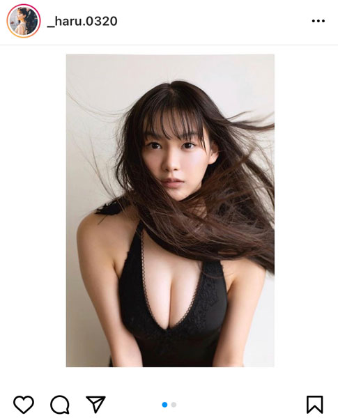 吉澤遥奈、ロングヘアなびかせた動感ポートレートで美乳チラ見せ