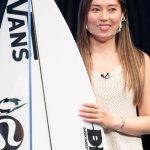 女子プロサーファー前田マヒナと野呂玲花が吉本興業に所属を発表！