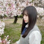 NMB48 梅山恋和、等身大の制服ポートレートを披露「一緒に青春しよ〜？」