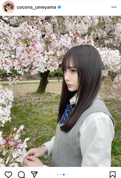 NMB48 梅山恋和、等身大の制服ポートレートを披露「一緒に青春しよ〜？」