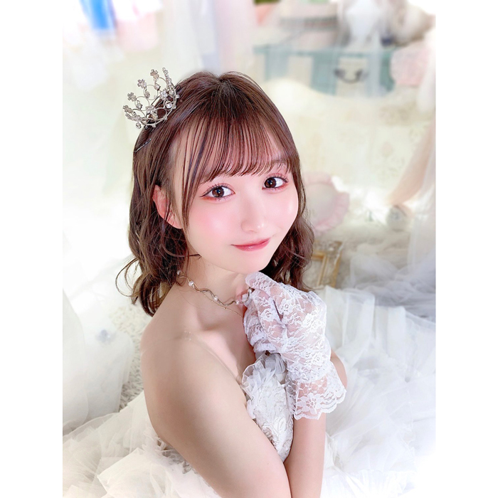 ふわふわ 中野あいみ、20歳の誕生日にお姫様ルックで登場！「ほんとに可愛い…そして美しい」