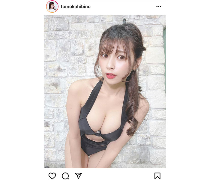 日比野友香、黒ビキニで引き立つ美乳ショット公開！