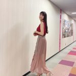 鷲見玲奈、桜色のノースリーブで二の腕を披露！「美し過ぎるのよ」