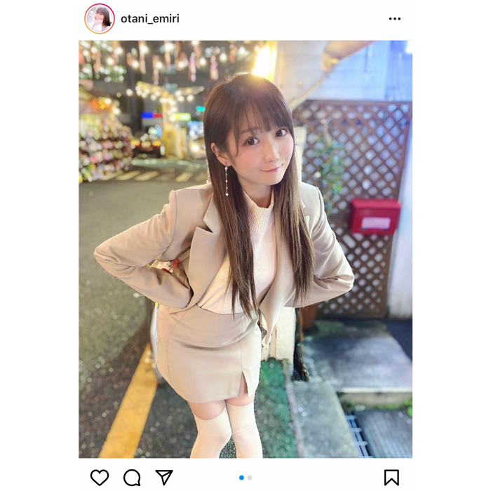 ＝LOVE 大谷映美里のOL風コーデで絶対領域を披露！「上司になってください！！！」