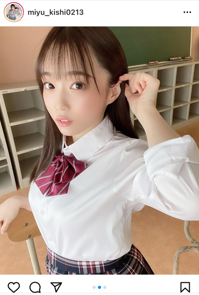 #ババババンビ 岸みゆ、透明感がすごい制服姿に絶賛の声「一緒に学生したい！」