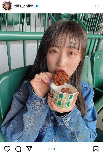 NMB48 川上千尋、唐揚げをパクリと食べるデート風写真が可愛すぎる！