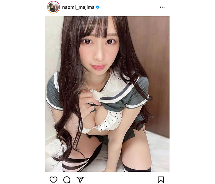 真島なおみ、制服ビキニで迫り来るセクシーショット！