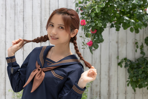 桃月なしこ、陽キャな制服ショットにドギマギ！「JKたそさん可愛すぎるんよ」