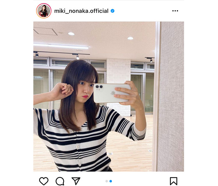 モー娘。野中美希、美脚チラ見えのミニスカートコーデ披露！