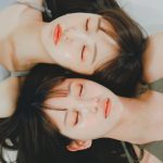 永尾まりや、板野友美と2ショットで透明素肌を披露！