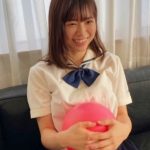 鈴原りこ、制服のスカートをめくって・・・ 好評の「ＯＮとＯＦＦ」ぞくぞく公開中
