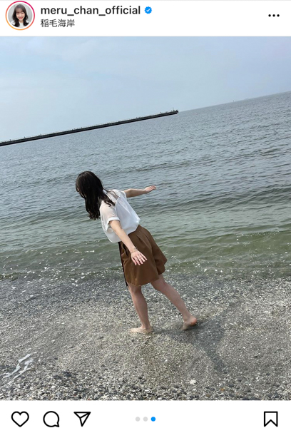 HKT48 田島芽瑠、浜辺で清涼感あふれるデート風ショットに反響！「夏の天使ですね」