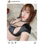 吉田実紀、メイド風ビキニで横乳披露！「ホントに可愛くて好きです」