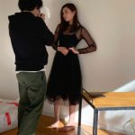 新出川ガール・箭内夢菜、美ボディラインを見せつけるタイトワンピース姿のオフショット！