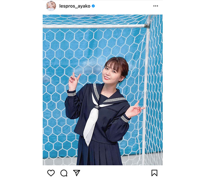 井桁弘恵、素足で撮影したナチュラルポートレート公開