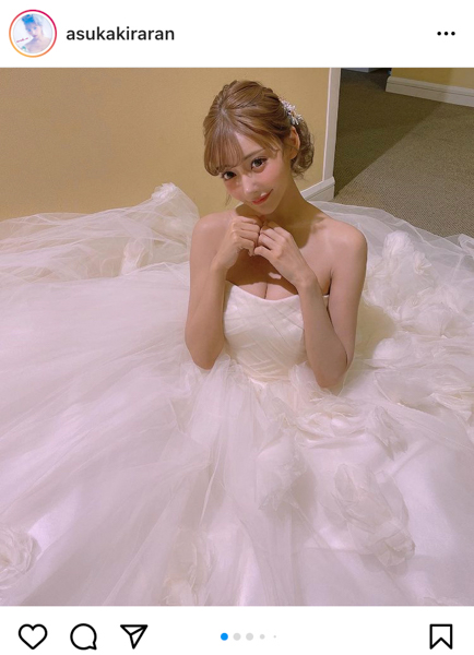 明日花キララ、圧倒的な美を放つウェディングショットに反響ぞくぞく！