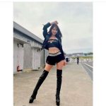 堀尾実咲、抜群プロポーションで魅せるコスチューム姿が「カッコイイ」と話題に！