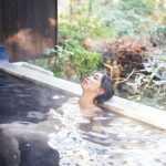 伊織もえ、湯気に浮かんだヘルシー美ボディ「沁み渡ってますなぁ」