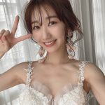 AKB48 柏木由紀、ウエディングドレスで無邪気に自撮り！