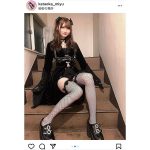 片岡未優、ゴスロリ衣装で魅せる網タイツの”絶対領域”！