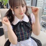 中崎絵梨奈、胸元チラリなメイド服姿が可愛すぎる！