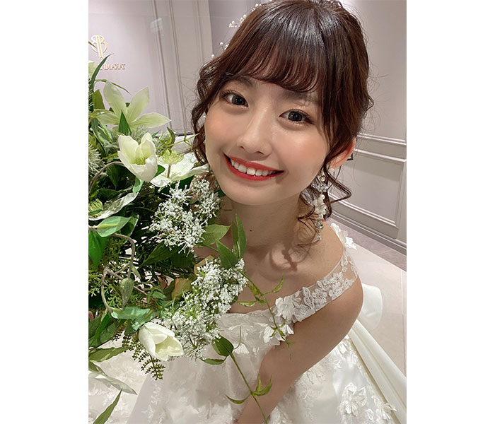 佐藤かれん、「結婚してくれませんか…？」純白ウェディングドレス姿に歓喜の声