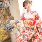 菅原りこ、ハタチ記念の振袖姿を収めたアルバムを公開