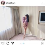 NMB48 白間美瑠、美脚見せつけのセクシーグラビアで悩殺！