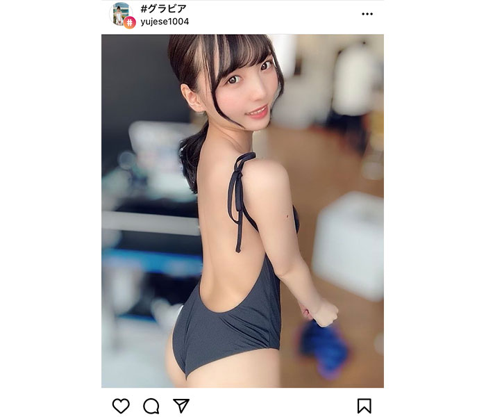 由良ゆら、背中開きの水着ショットが大胆セクシー！