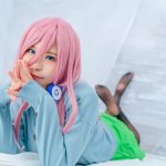 【写真特集】コスプレイヤー が透明セーラーとスクール水着、王道のセーラ服×三つ編みなど個性的な制服コーデを披露！