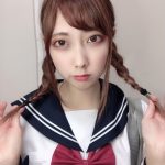 【写真特集】コスプレイヤー が透明セーラーとスクール水着、王道のセーラ服×三つ編みなど個性的な制服コーデを披露！