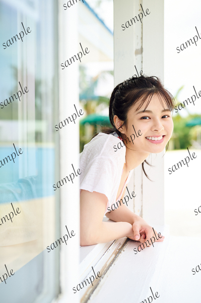 NGT48・本間日陽1st写真集『ずっと、会いたかった』特典はエモーショナルな動画付きポストカード！