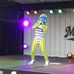千葉ロッテマリーンズ・謎の魚、リリースイベントで生歌披露