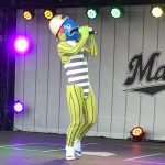 千葉ロッテマリーンズ・謎の魚、リリースイベントで生歌披露