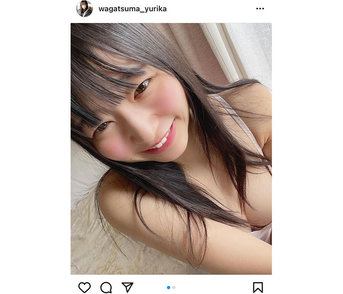 我妻ゆりか、リアル部屋着で美乳チラ見せ