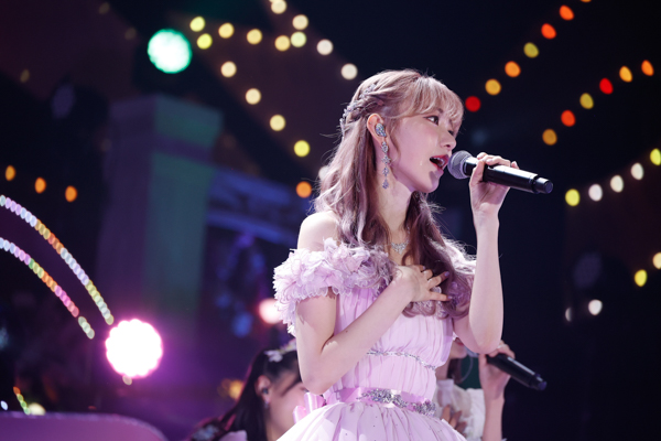 HKT48の1期生・宮脇咲良が卒業コンサートで約10年のアイドル人生に幕！ 卒業生・兒玉遥と指原莉乃もサプライズ登場！