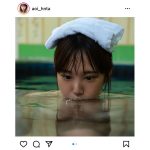 日向葵衣、胸元どアップで魅せるキュート&セクシーな温泉ショット大公開