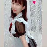 日向葵衣、スケスケメイド服で水着チラリ