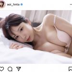 日向葵衣、添い寝で見つめる眼差しにうっとり
