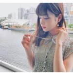 高橋ひかる、カギ編みワンピースが可愛いコーデを披露！「可愛すぎる」「天使やん」