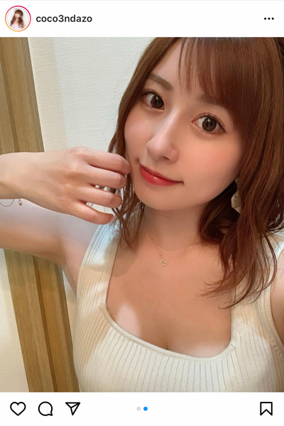 成瀬心美、セクシーな谷間が見えるノースリーブ姿を披露！「ずーっと見ていたい」