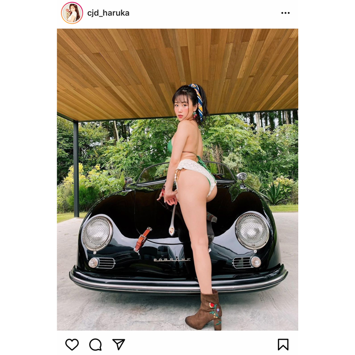 HARUKA（サイバージャパンダンサーズ）、ビキニ姿のバックショットを披露！「ナイスヒップ」「超セクシーです」