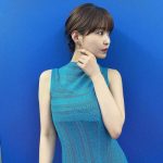 岸明日香、透け感ニットワンピでセクシーなうなじを披露！「綺麗すぎる」