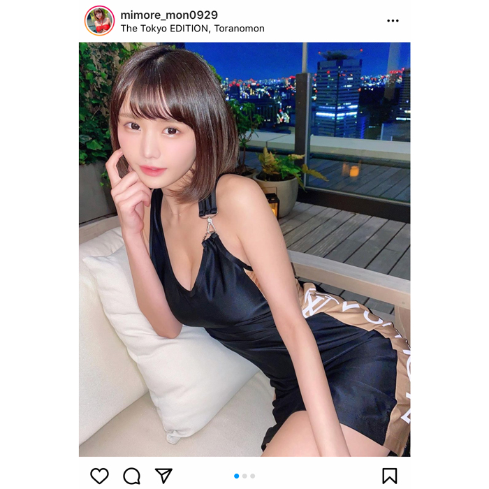 みもれもん、タイトワンピで美脚や谷間を大胆披露！「セクシーサンキュー」