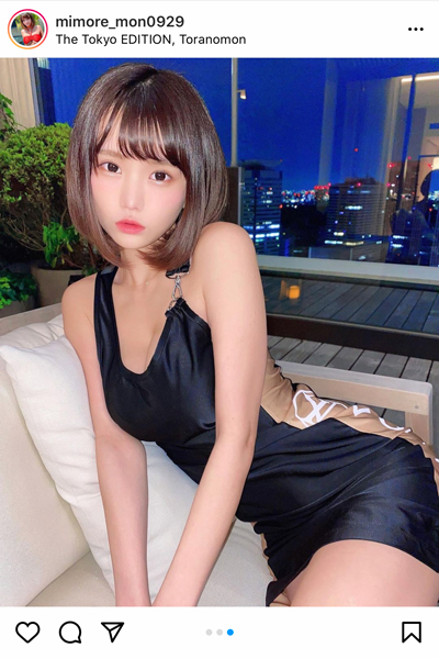 みもれもん、タイトワンピで美脚や谷間を大胆披露！「セクシーサンキュー」