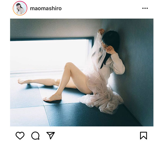 真白まお、自然光に照らされた美脚にポートレート公開！