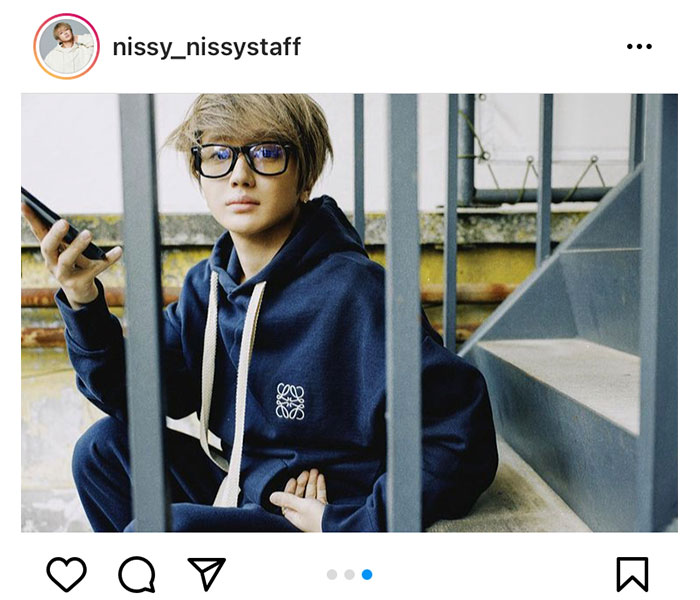 Nissy、休憩中の前髪上げショットを披露！