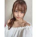 AKB48 春本ゆき、涼しげなオフショルで肩出し！「目のやり場にほんと困る」
